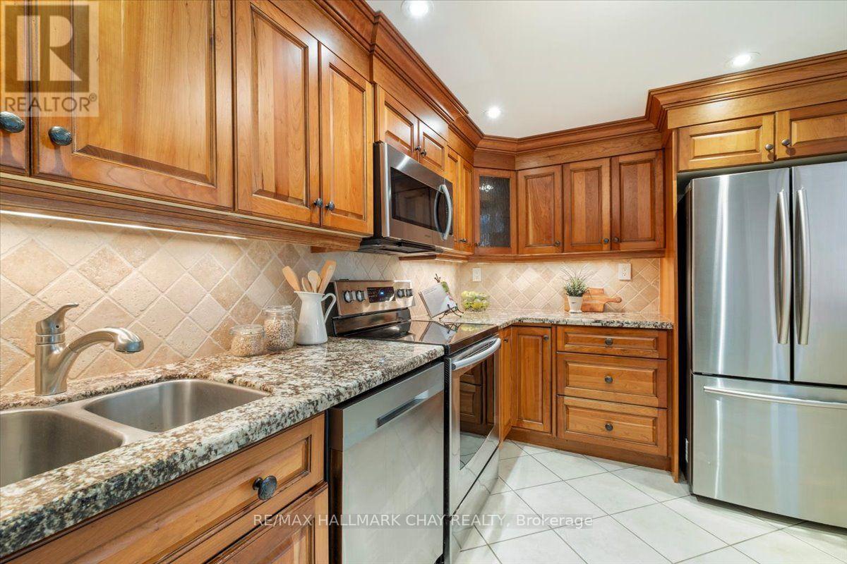 #202 181 COLLIER STREET - Image 14
