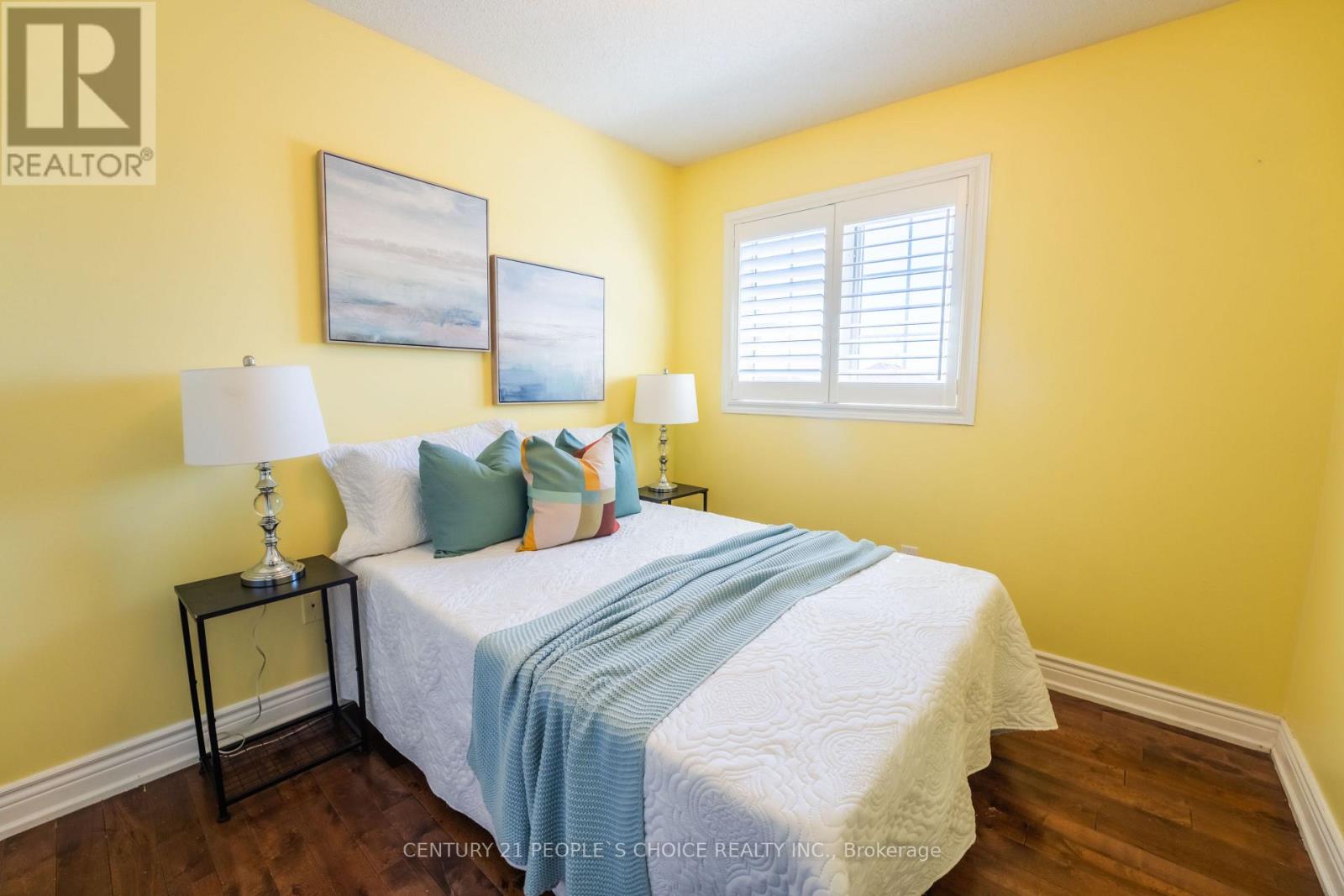 32 SUMMERDALE CRESCENT - 28