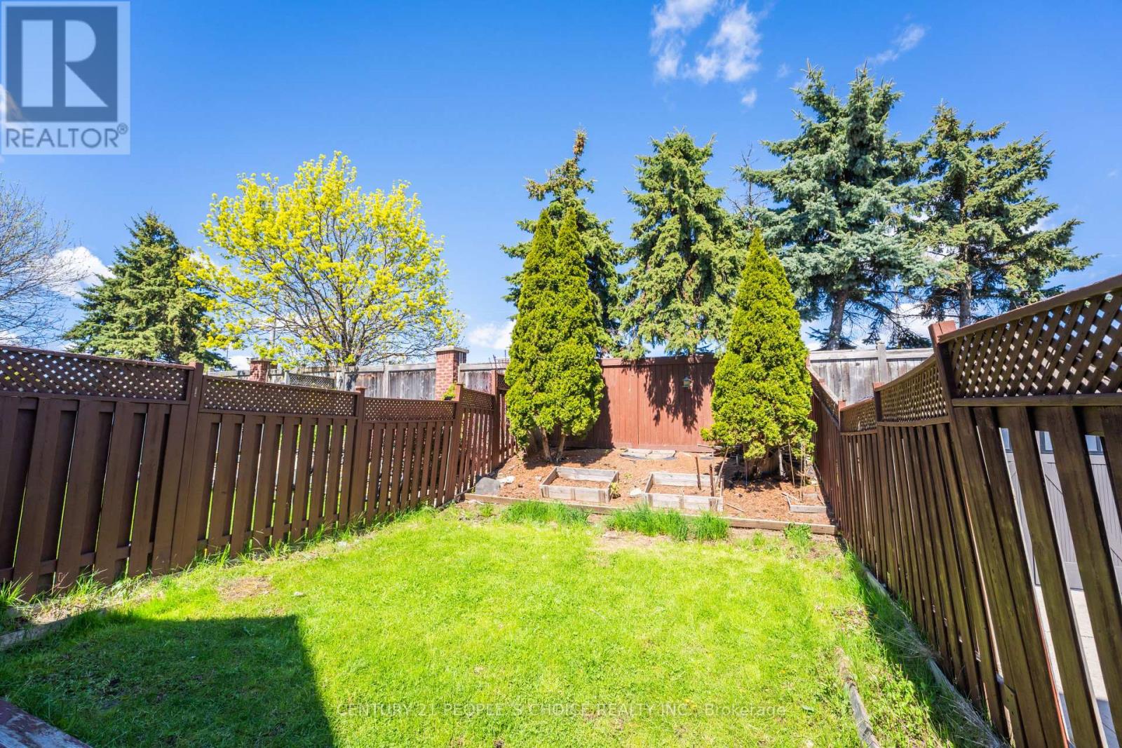 32 SUMMERDALE CRESCENT - 40