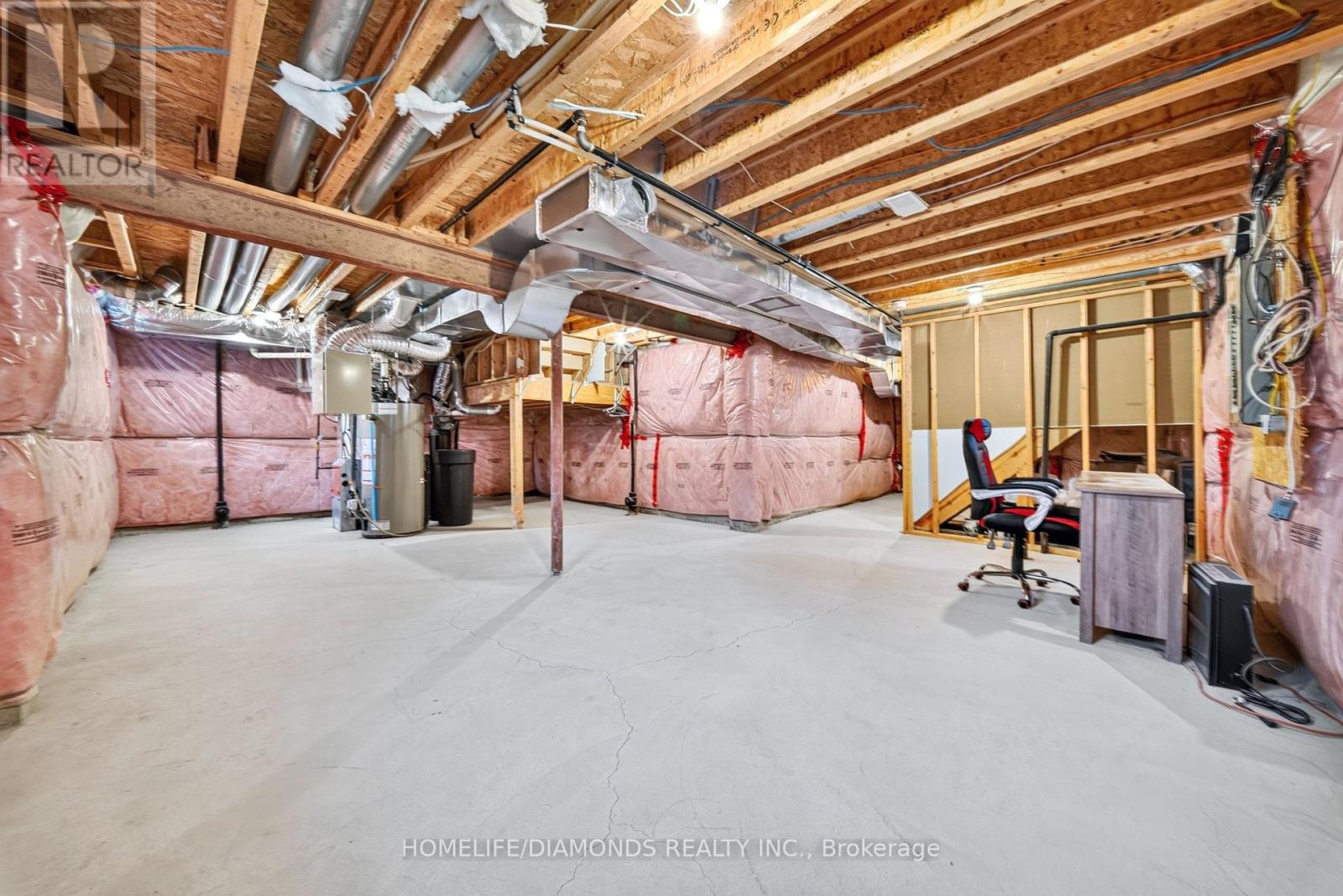 9 PORTER DRIVE - 32