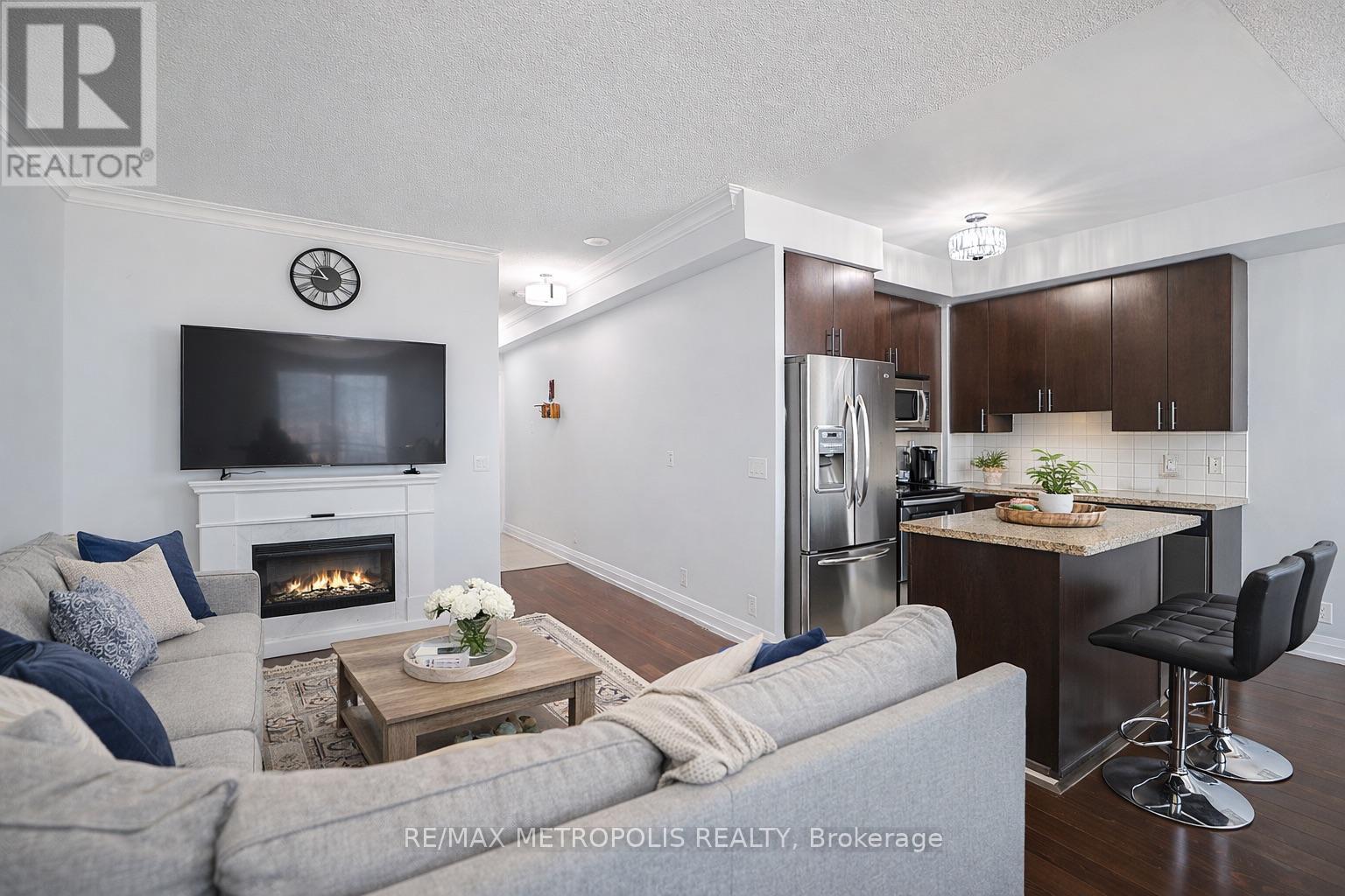 #PH16 1070 SHEPPARD AVENUE W - 1