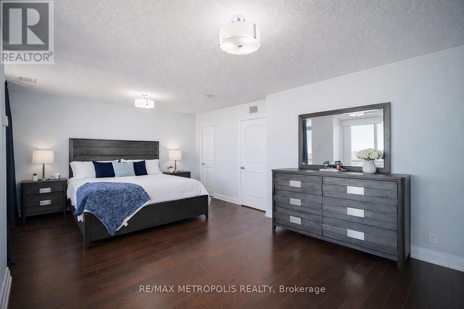 #PH16 1070 SHEPPARD AVENUE W - 11