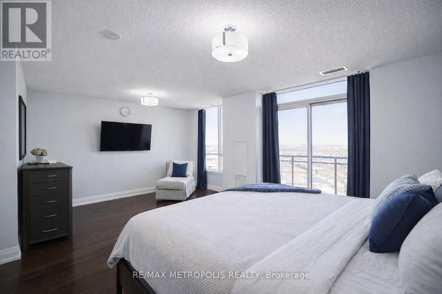 #PH16 1070 SHEPPARD AVENUE W - 12