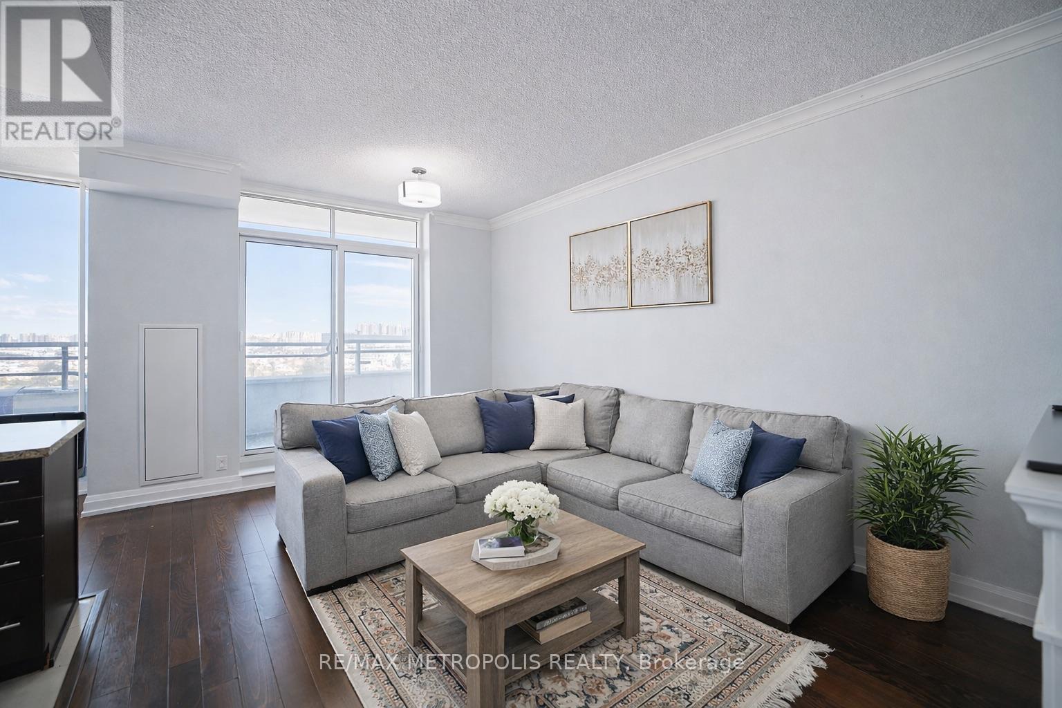 #PH16 1070 SHEPPARD AVENUE W - 3