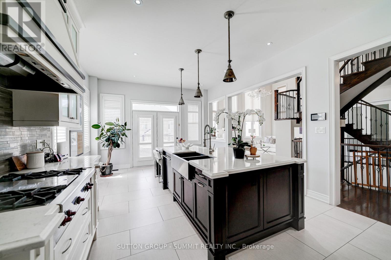 6 FLANDERS ROAD - 16
