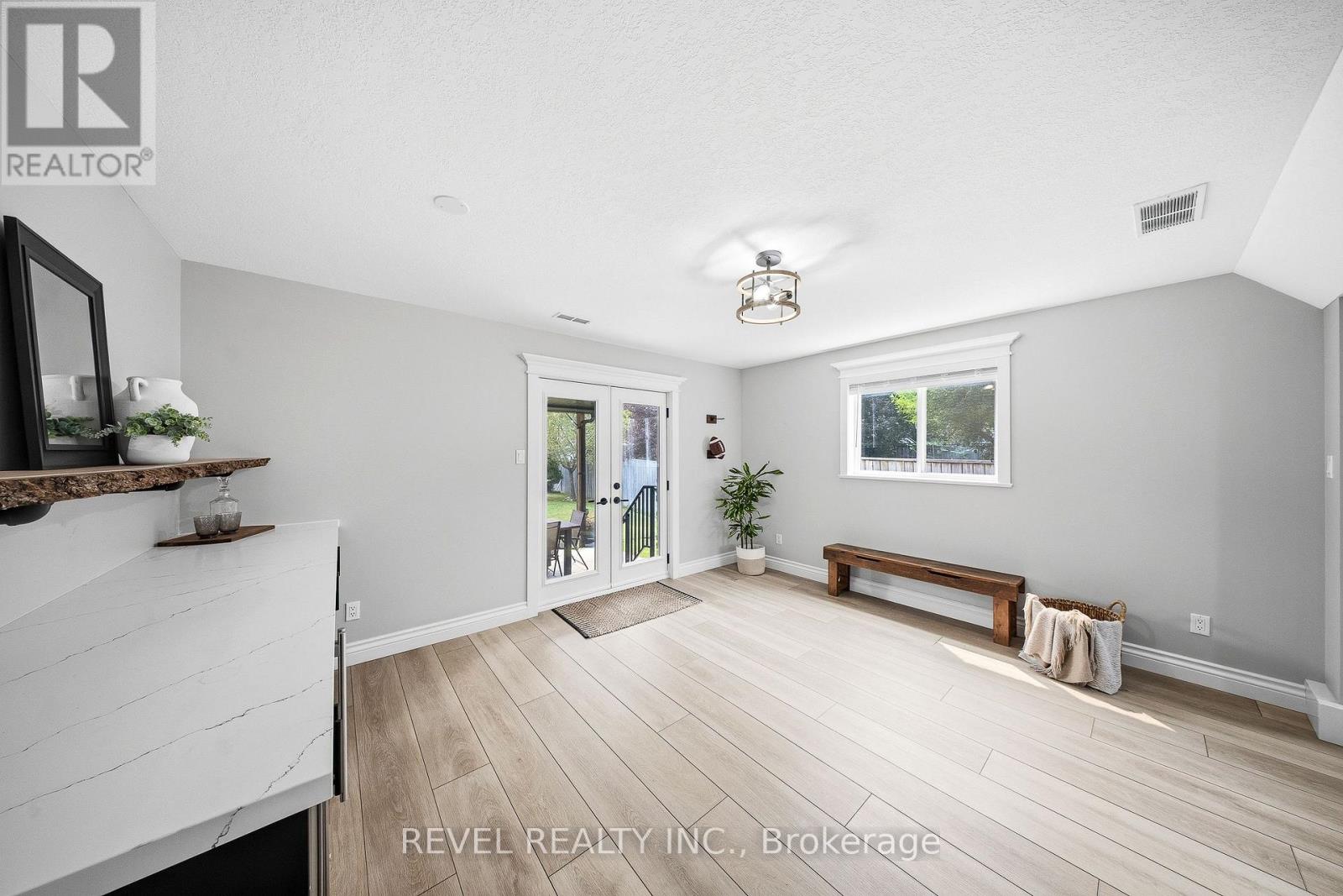 91 BISCAYNE CRESCENT - Image 32