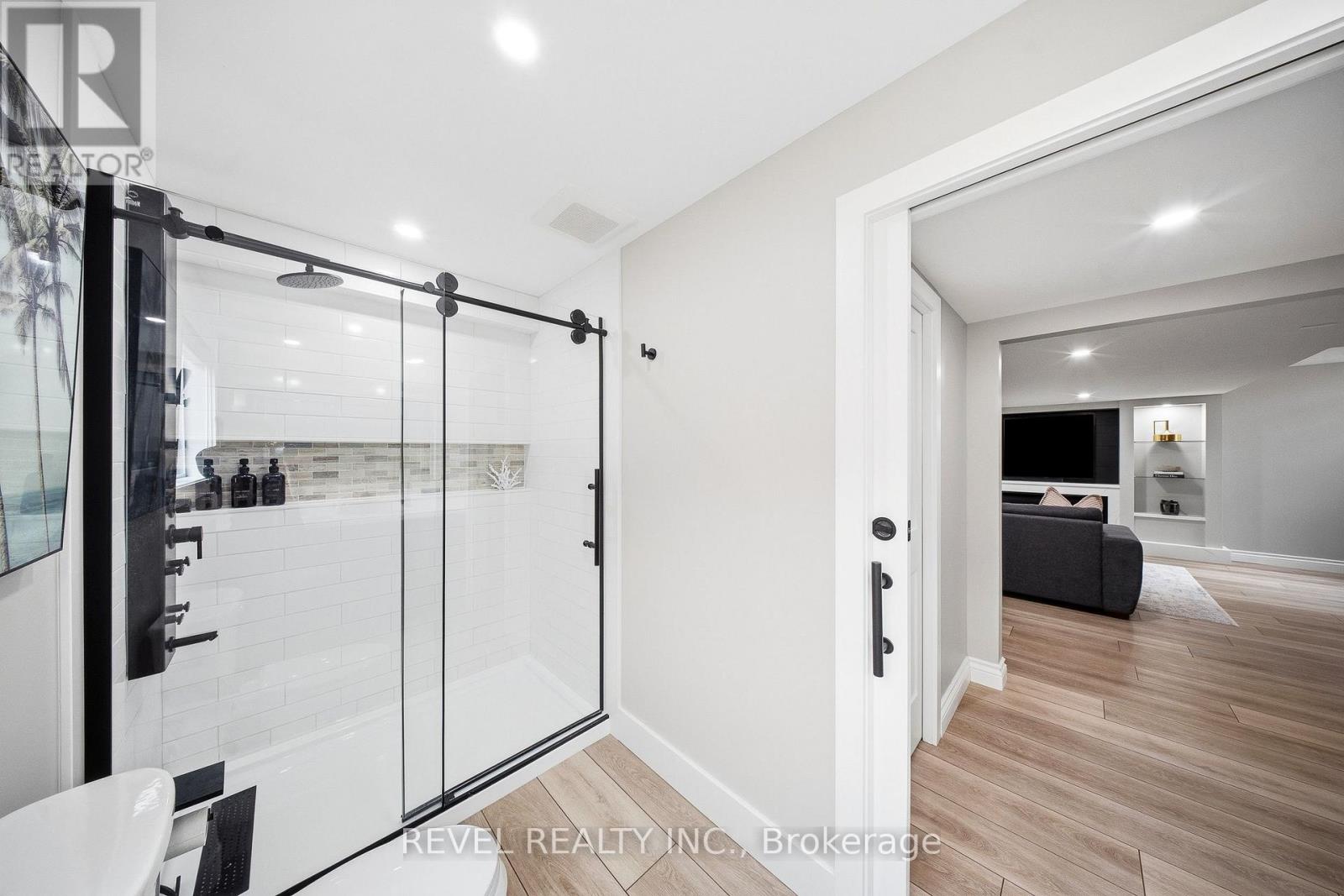 91 BISCAYNE CRESCENT - Image 34