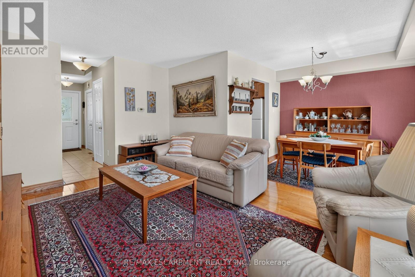 16 WALKER COURT - 5