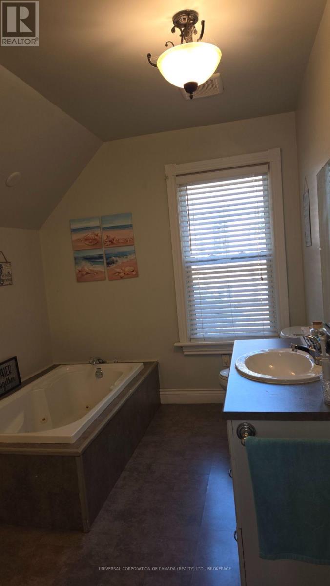 7 SOUTH STREET E - 22