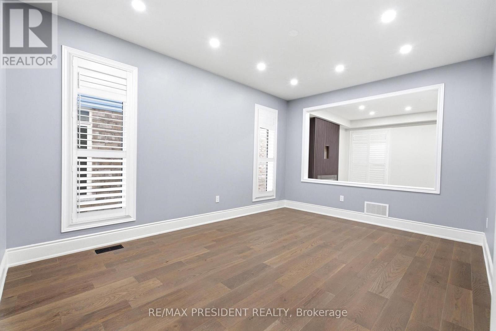 43 MULLHOLLAND AVENUE - 10