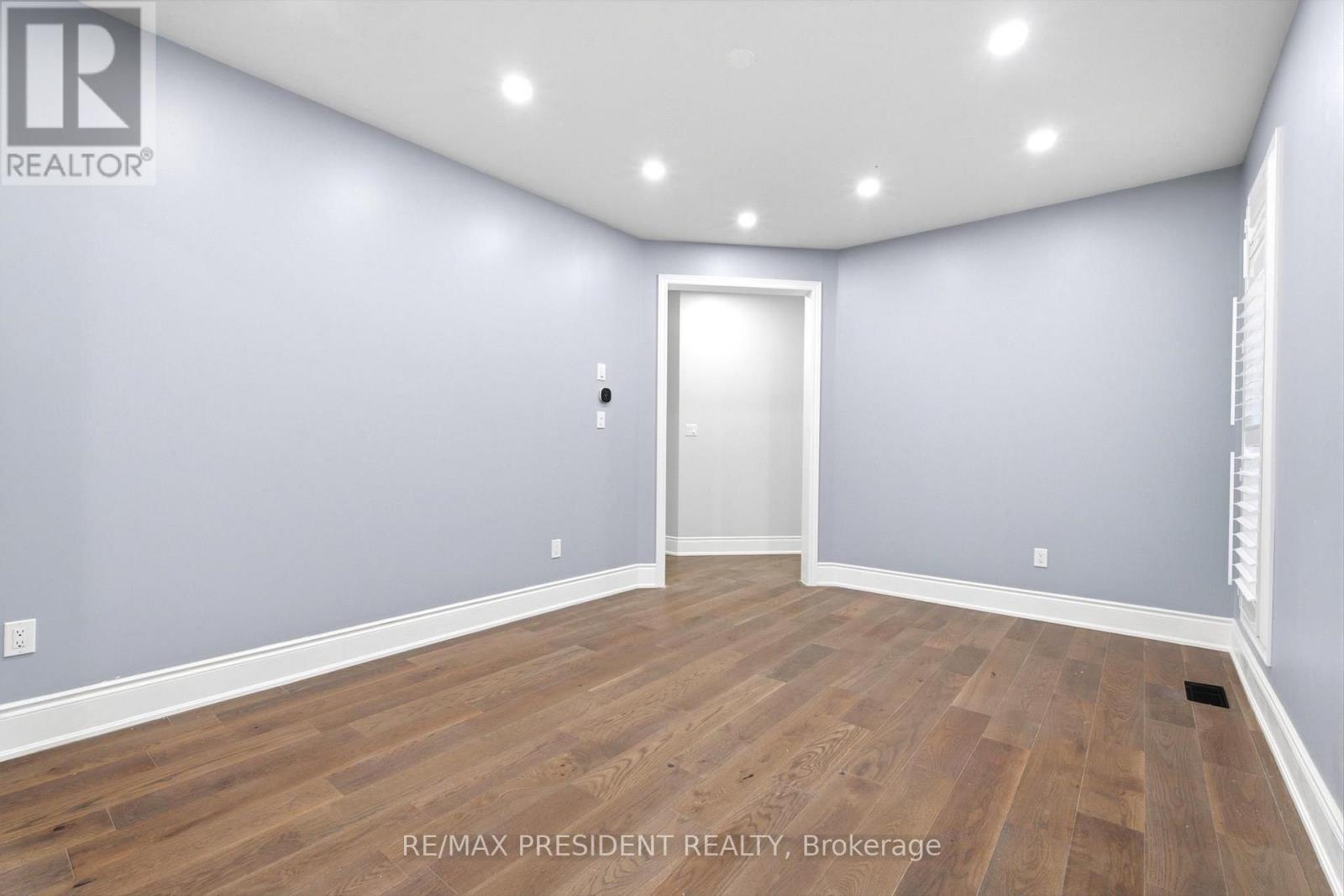 43 MULLHOLLAND AVENUE - 11