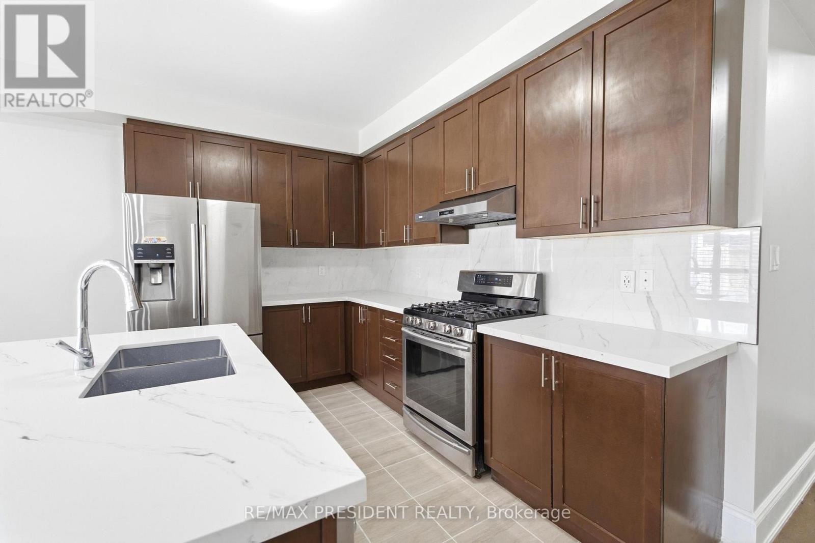 43 MULLHOLLAND AVENUE - 17