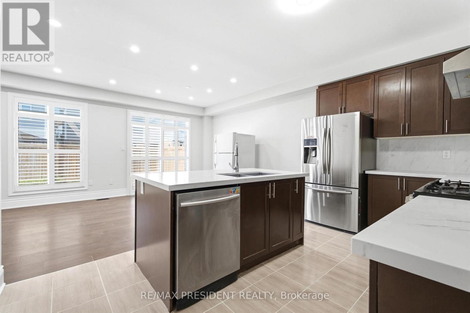 43 MULLHOLLAND AVENUE - 18