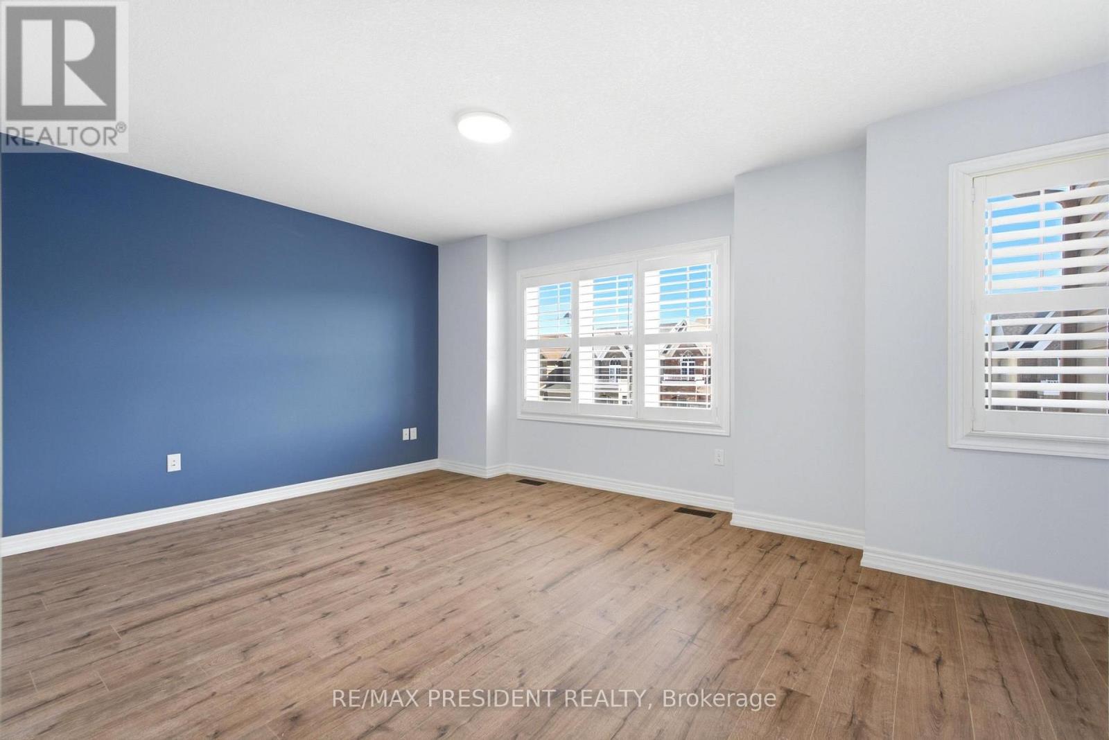 43 MULLHOLLAND AVENUE - 32