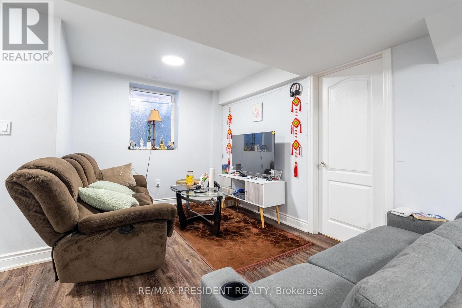 43 MULLHOLLAND AVENUE - 37