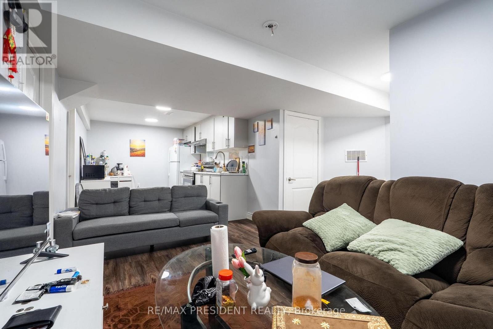 43 MULLHOLLAND AVENUE - 38