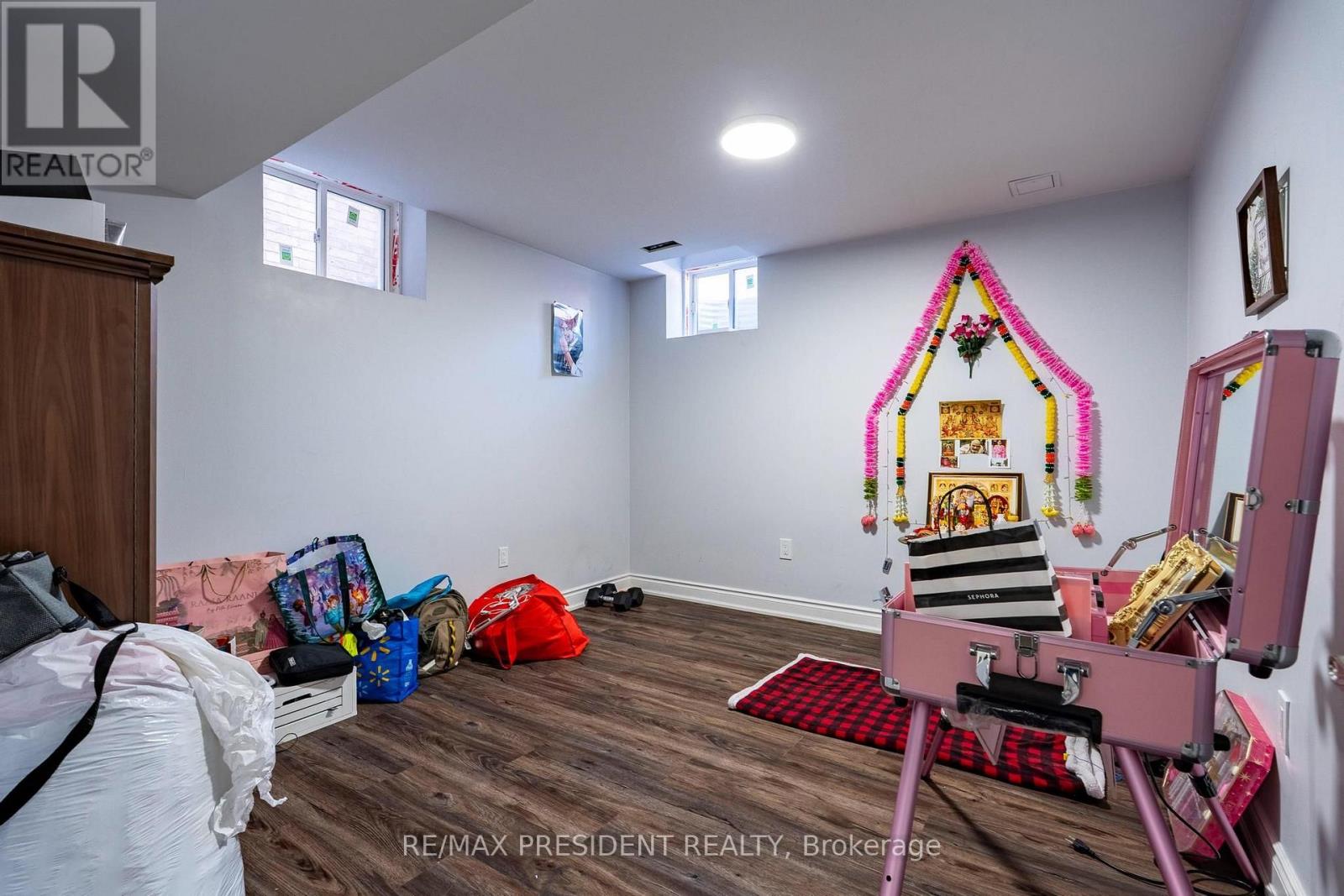 43 MULLHOLLAND AVENUE - 41