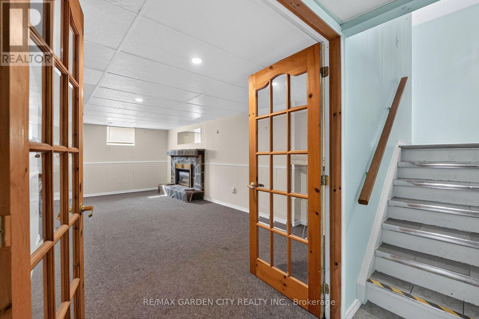 186 GLENMOR DRIVE - 19