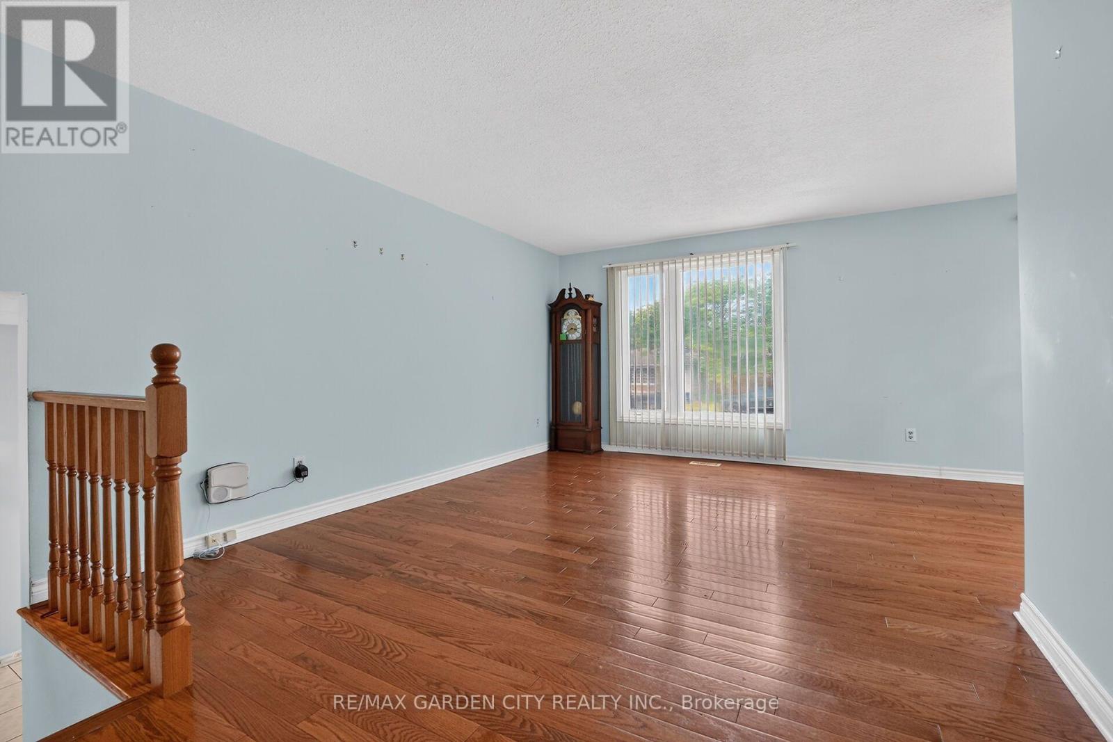 186 GLENMOR DRIVE - 3