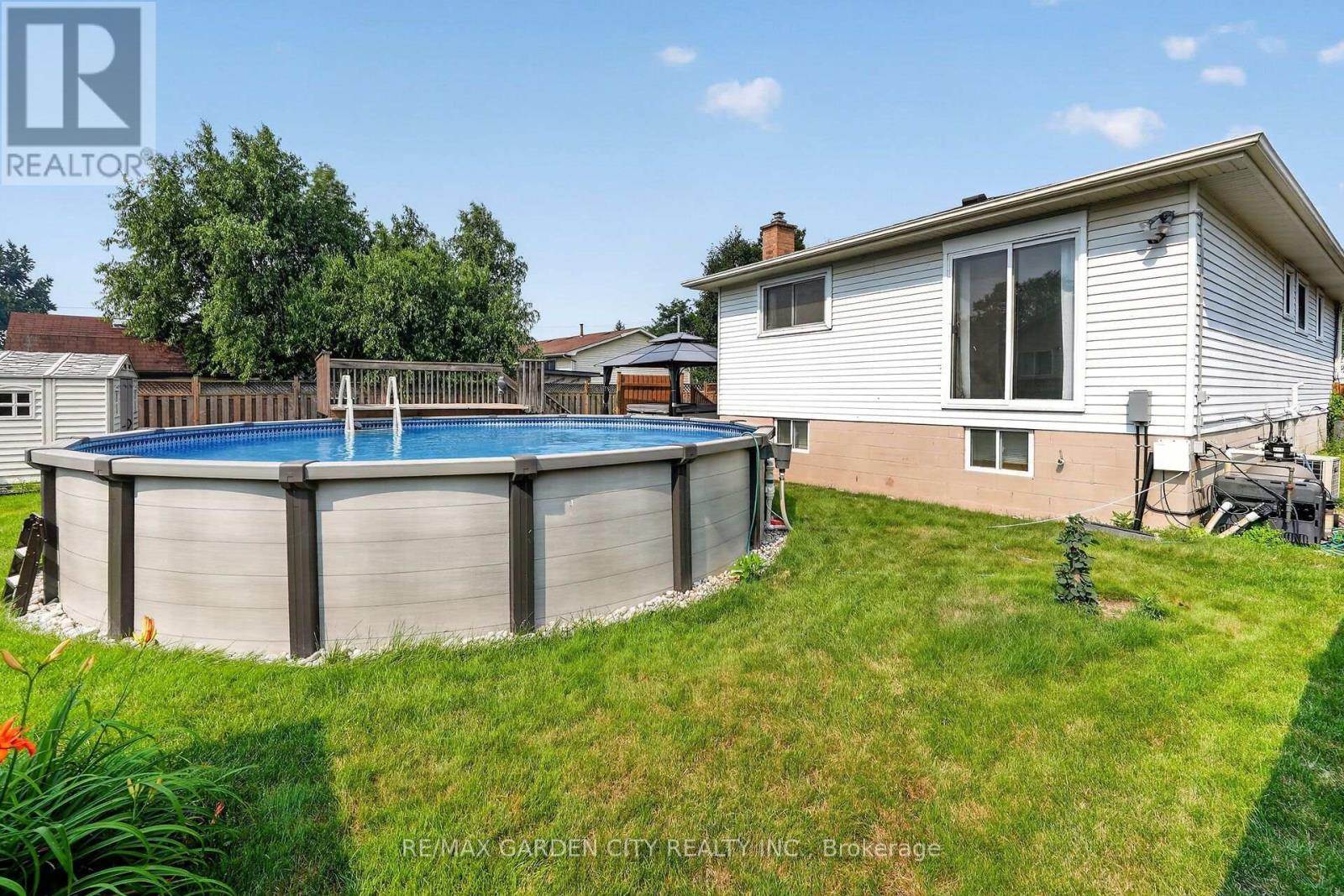 186 GLENMOR DRIVE - 32