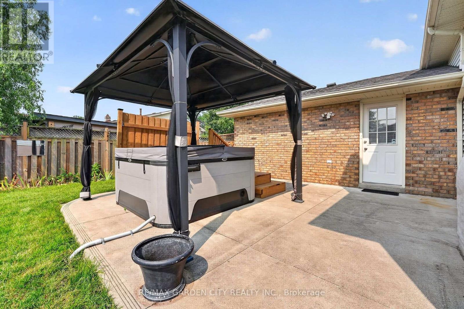186 GLENMOR DRIVE - 33