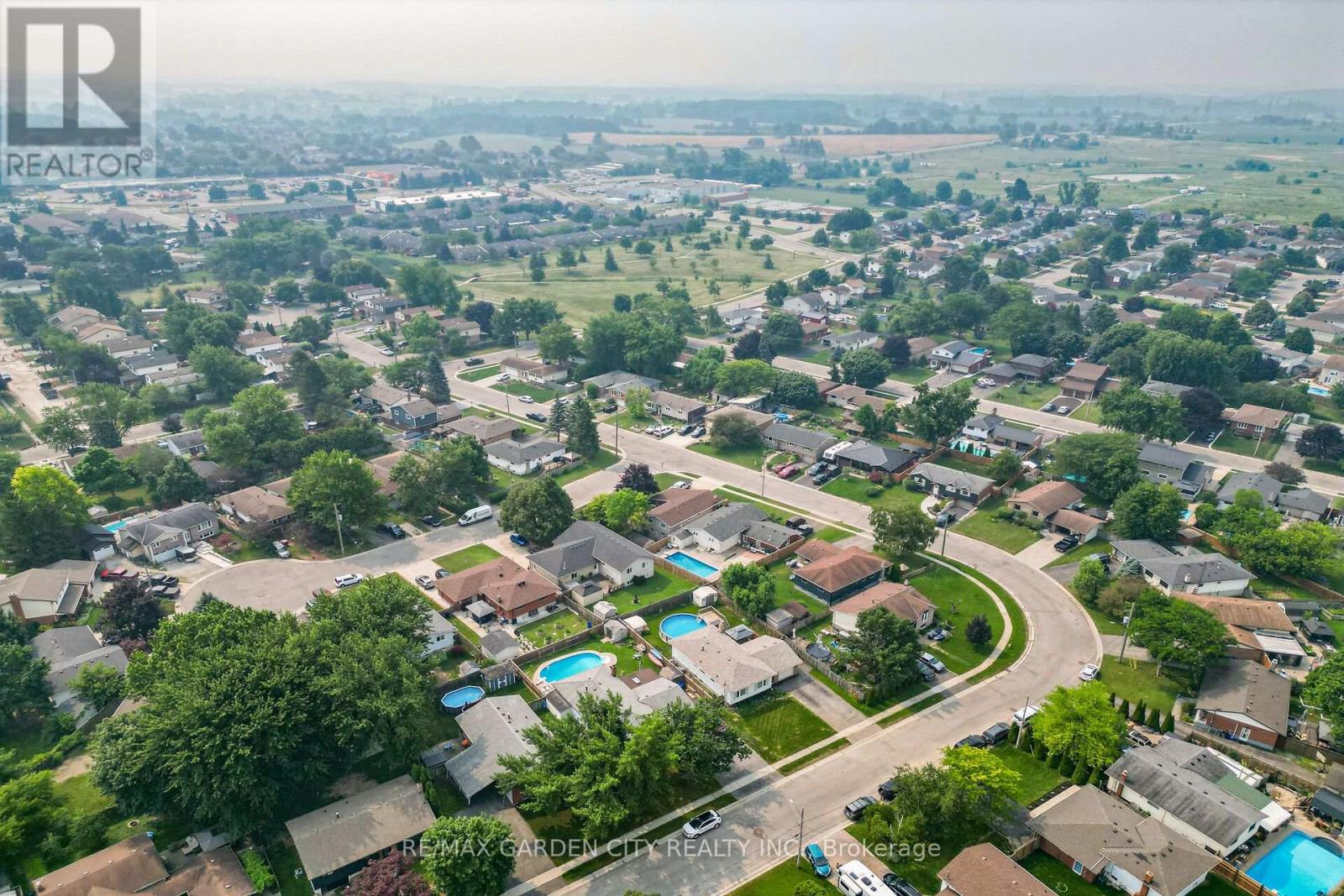 186 GLENMOR DRIVE - 35