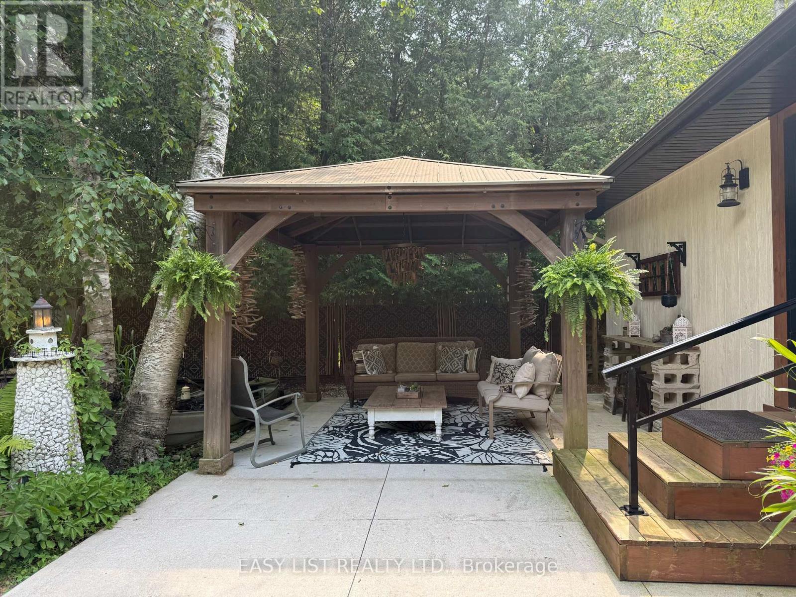 6087 BIRCH LANE - 21