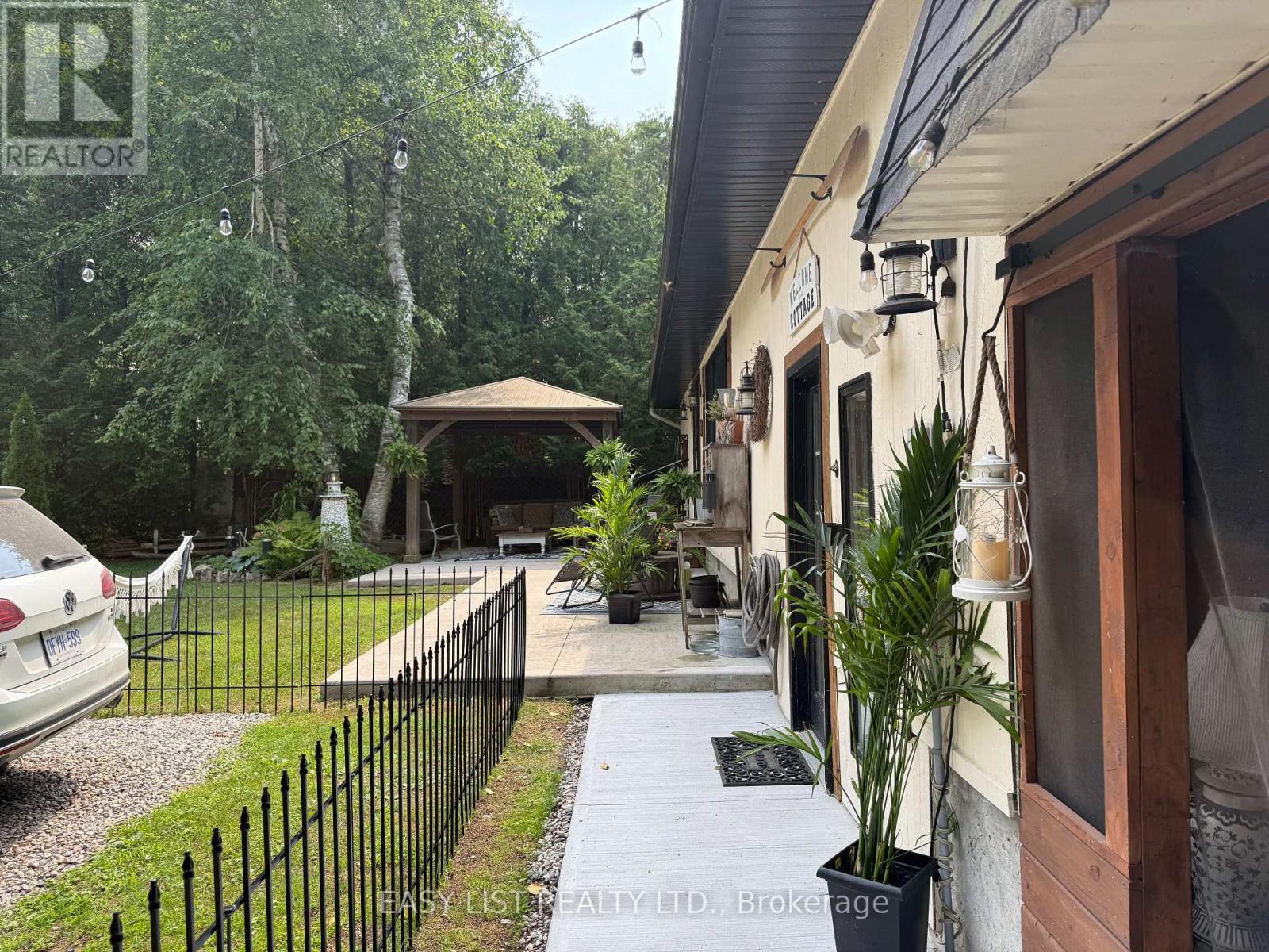 6087 BIRCH LANE - 22