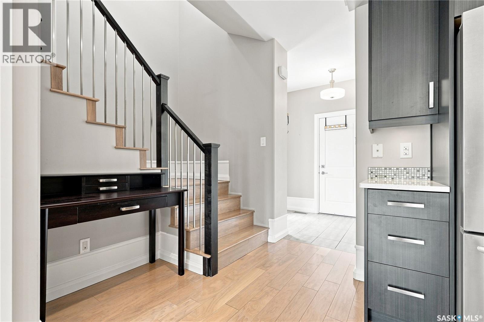 1623 Broadway AVENUE - Image 4