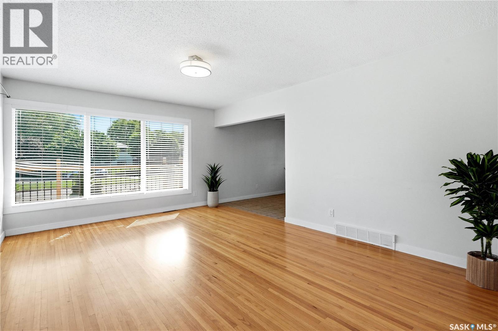 1308 Preston AVENUE S - 10