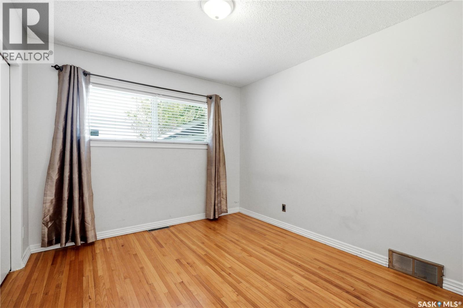 1308 Preston AVENUE S - 26