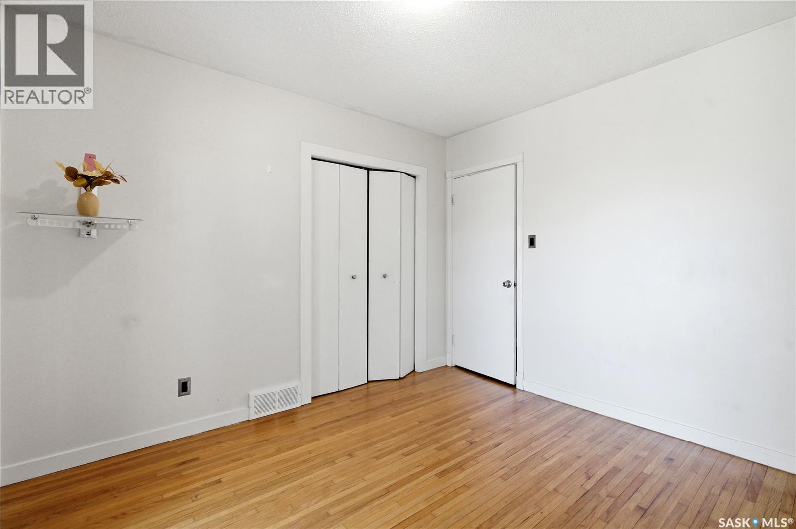 1308 Preston AVENUE S - 29