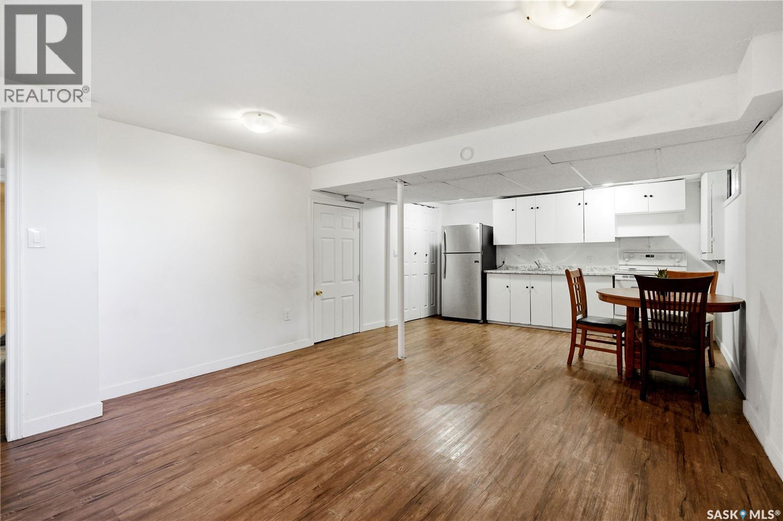 1308 Preston AVENUE S - 33