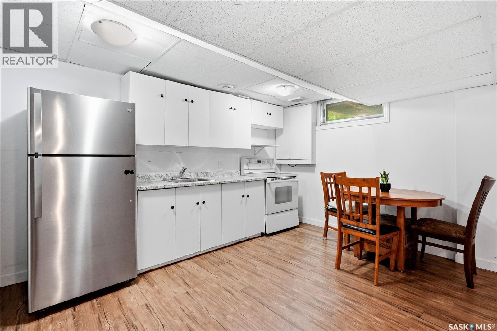 1308 Preston AVENUE S - 34