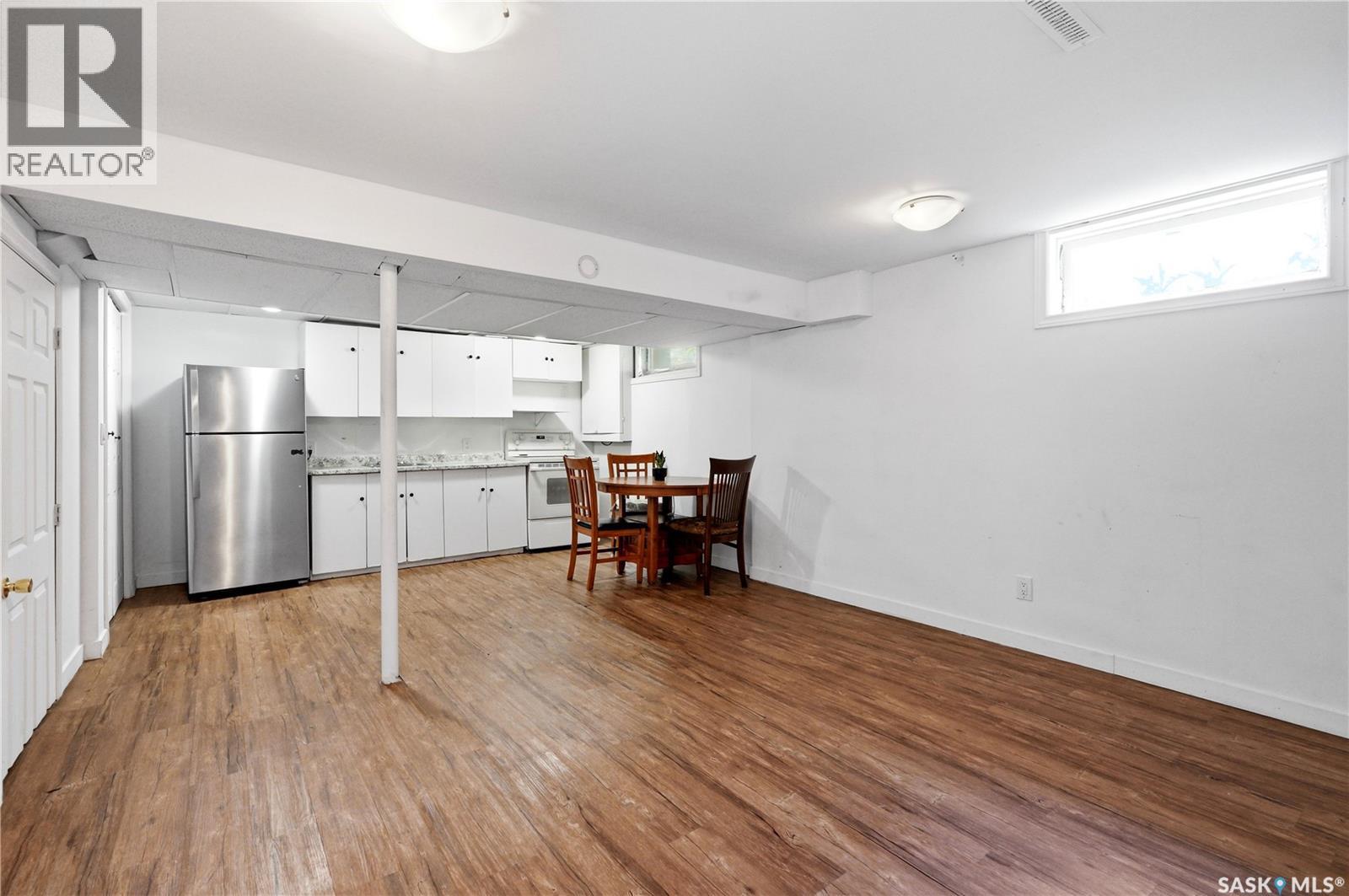 1308 Preston AVENUE S - 35