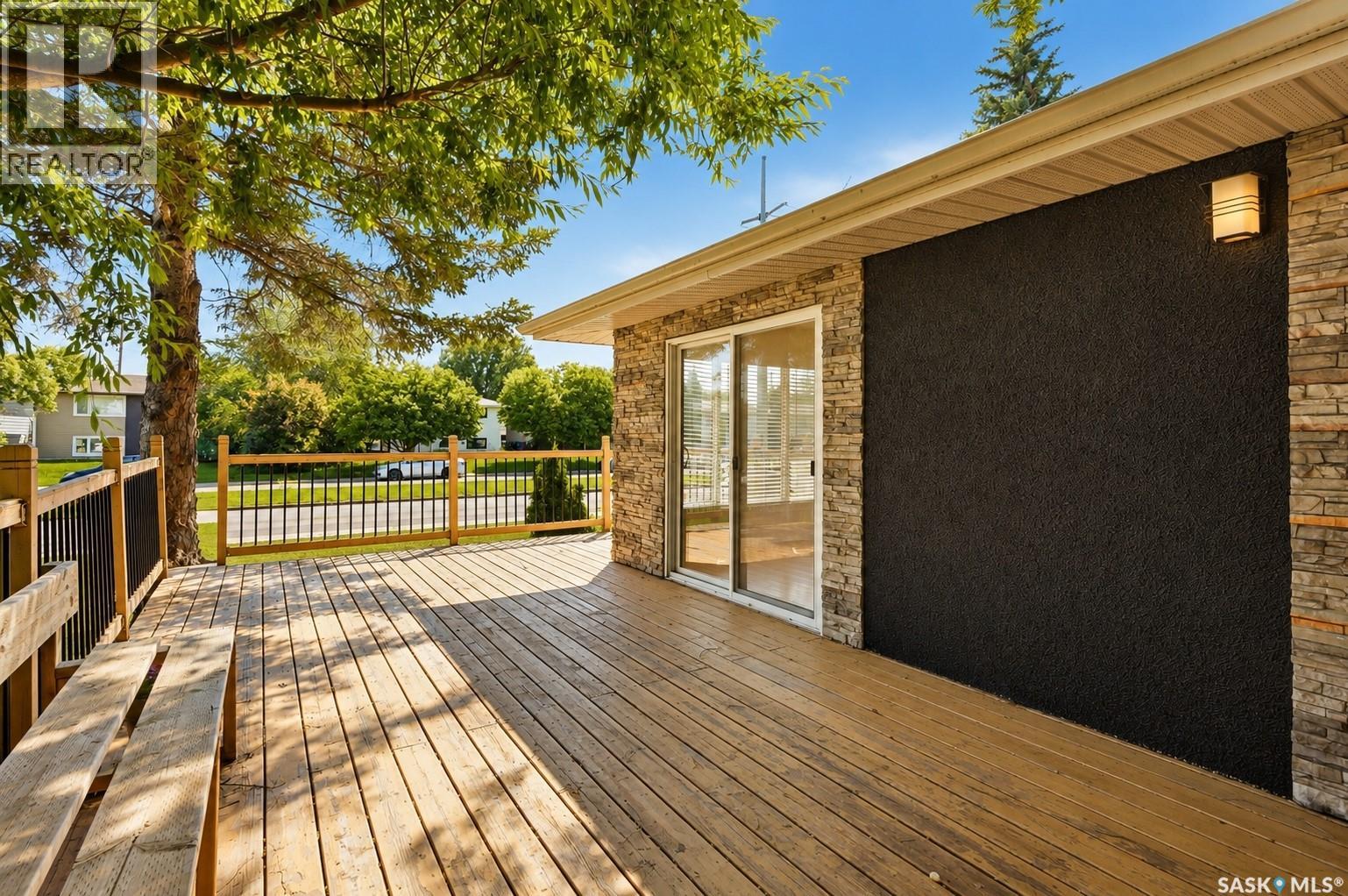 1308 Preston AVENUE S - Image 4