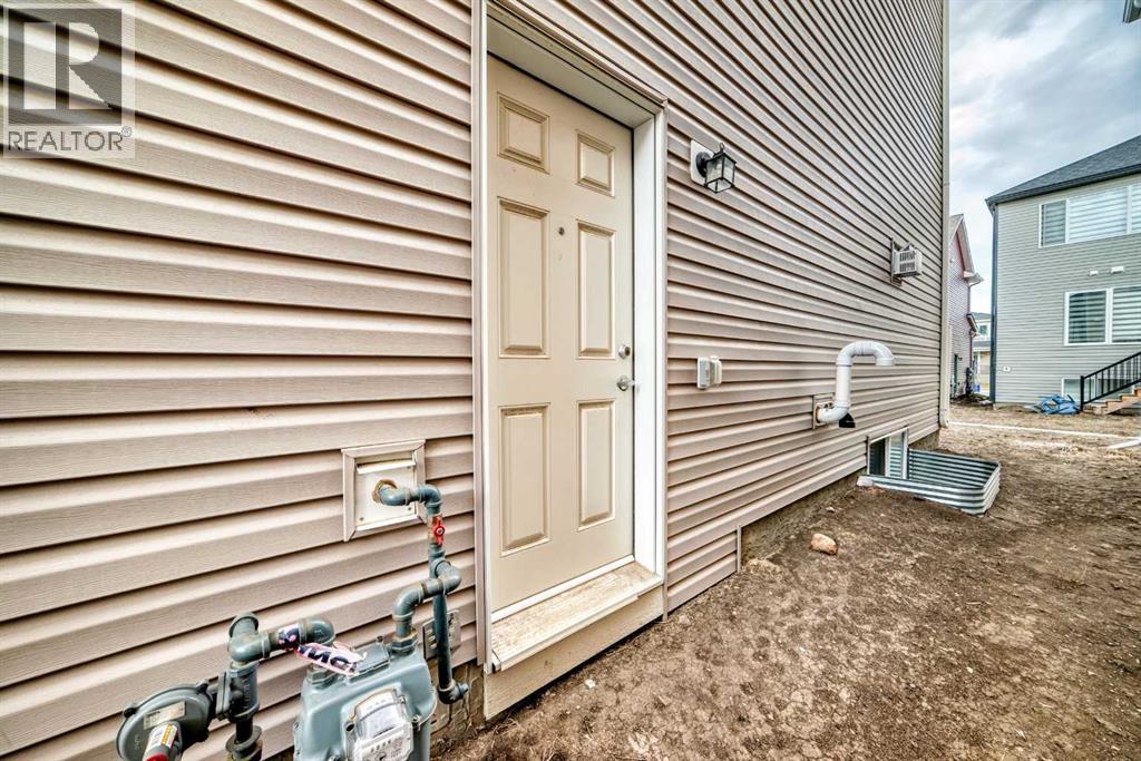 26 Carringwood Street NW - 34