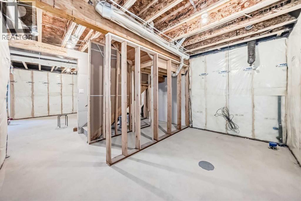 26 Carringwood Street NW - 37