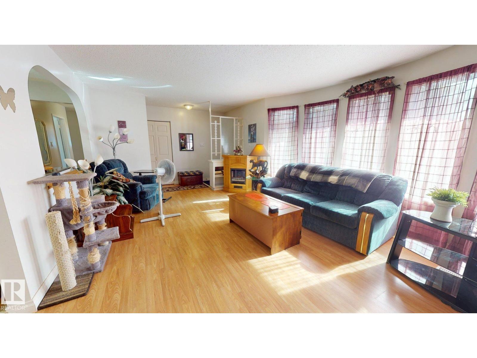 43 HURON DR - 3
