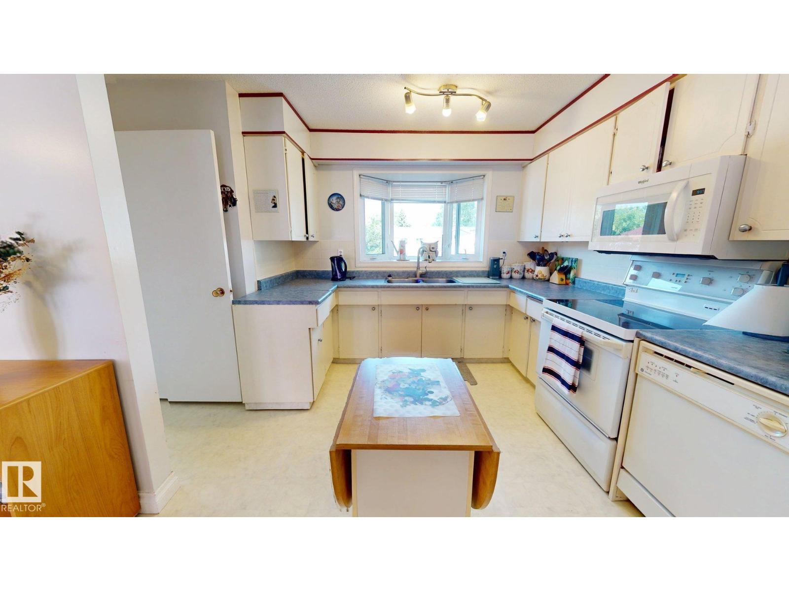 43 HURON DR - 4