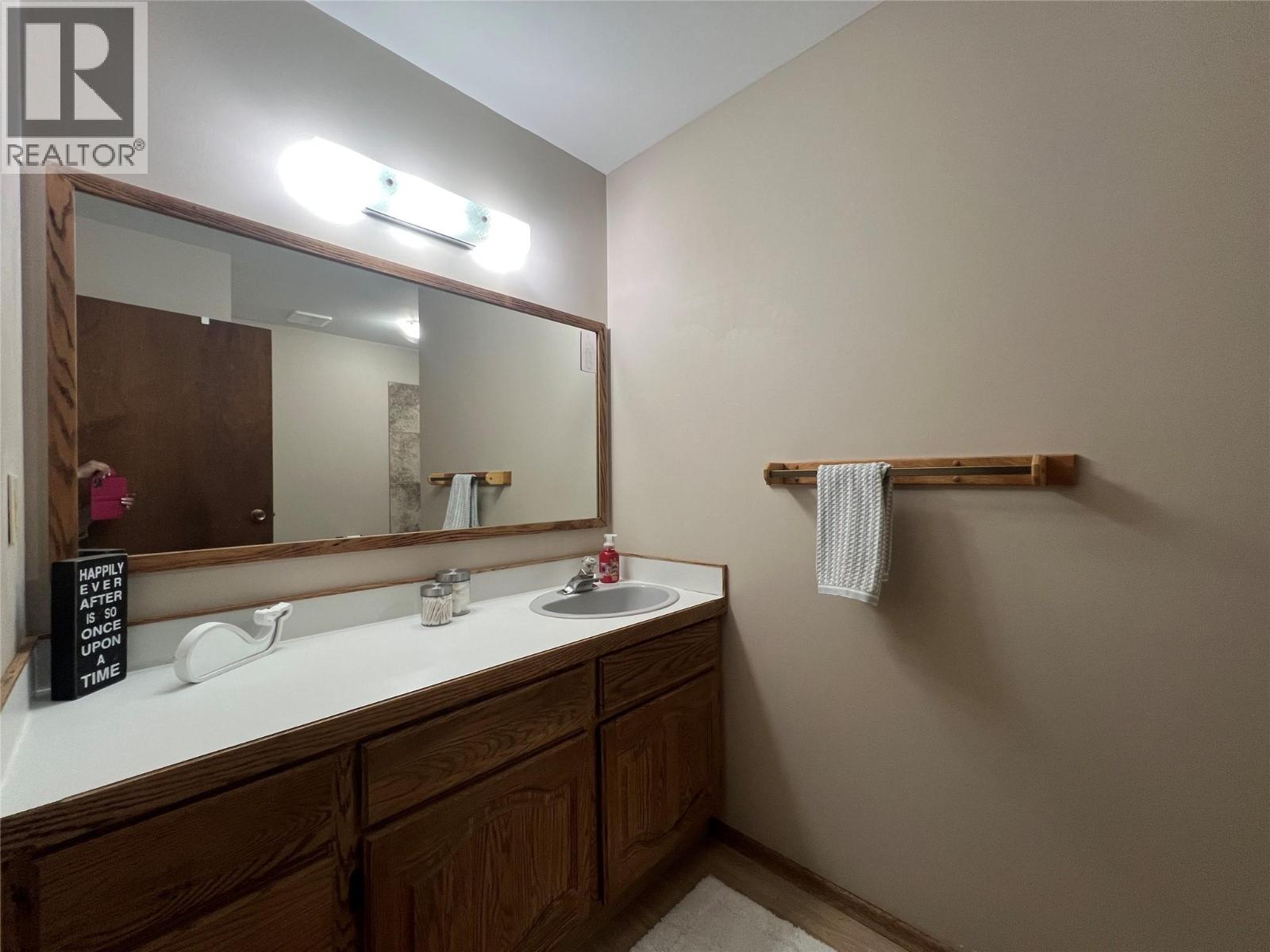 10208 18 Street - Image 17