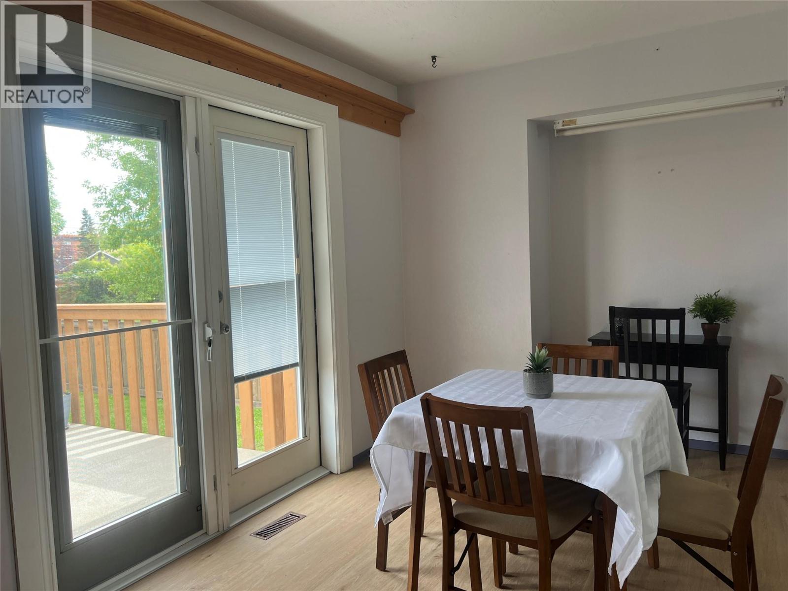 10208 18 Street - Image 11