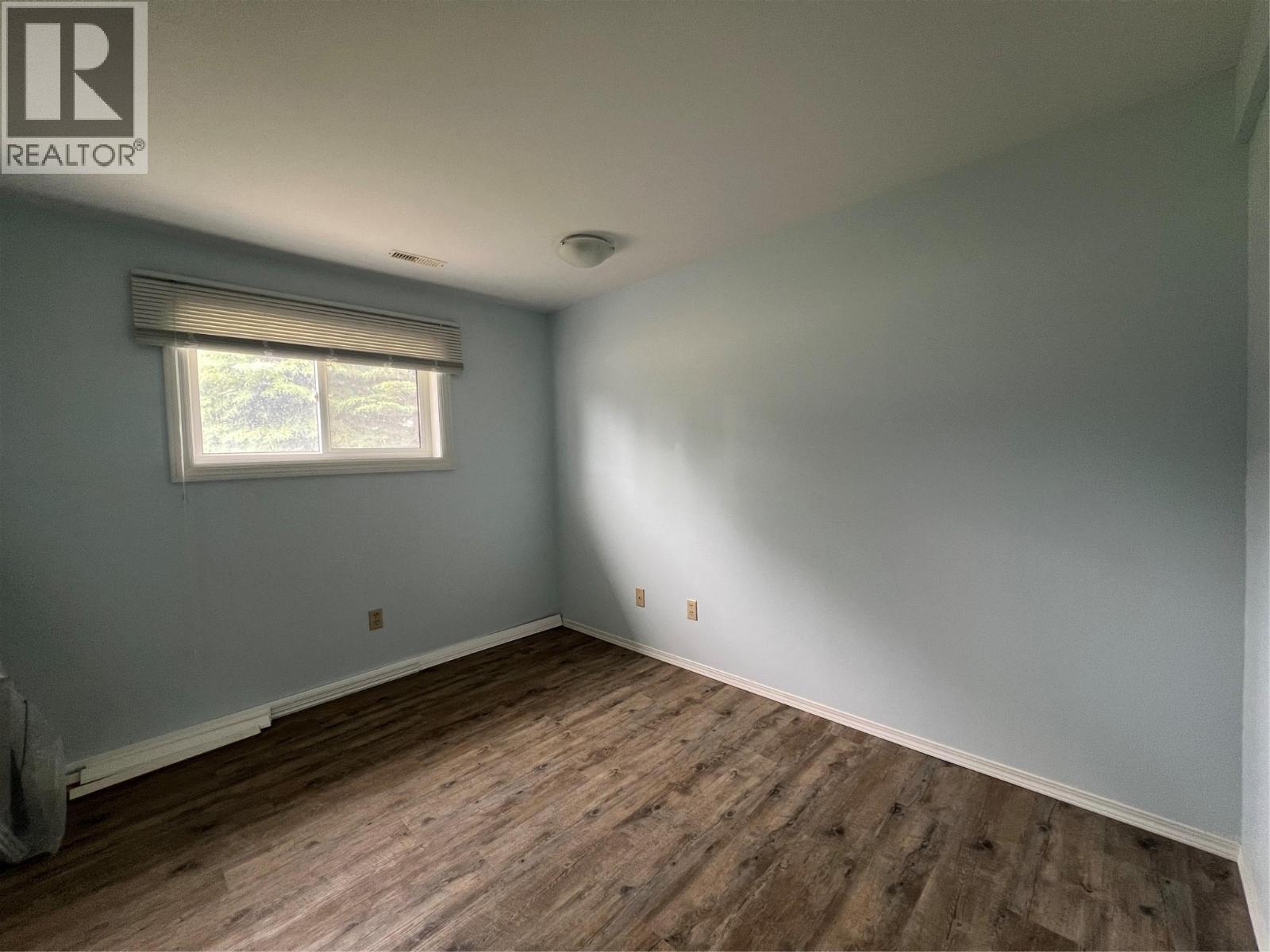 10208 18 Street - Image 24