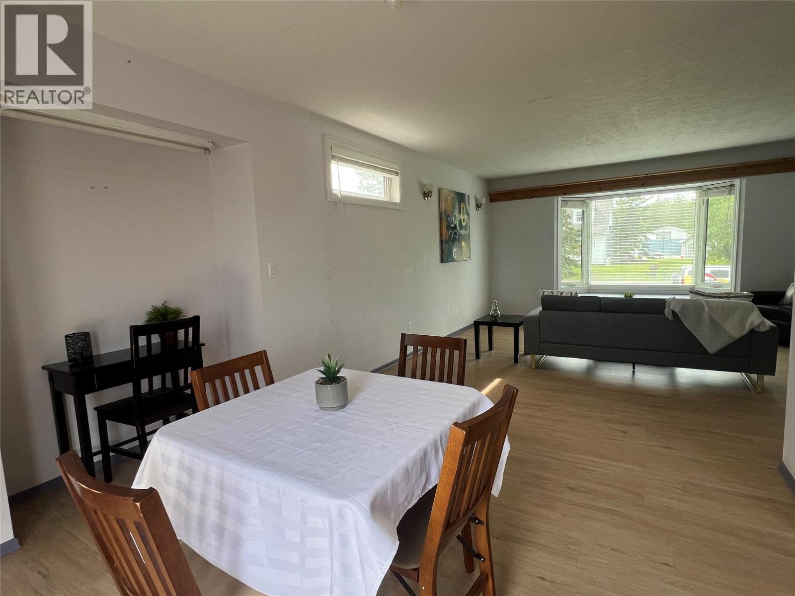 10208 18 Street - Image 12