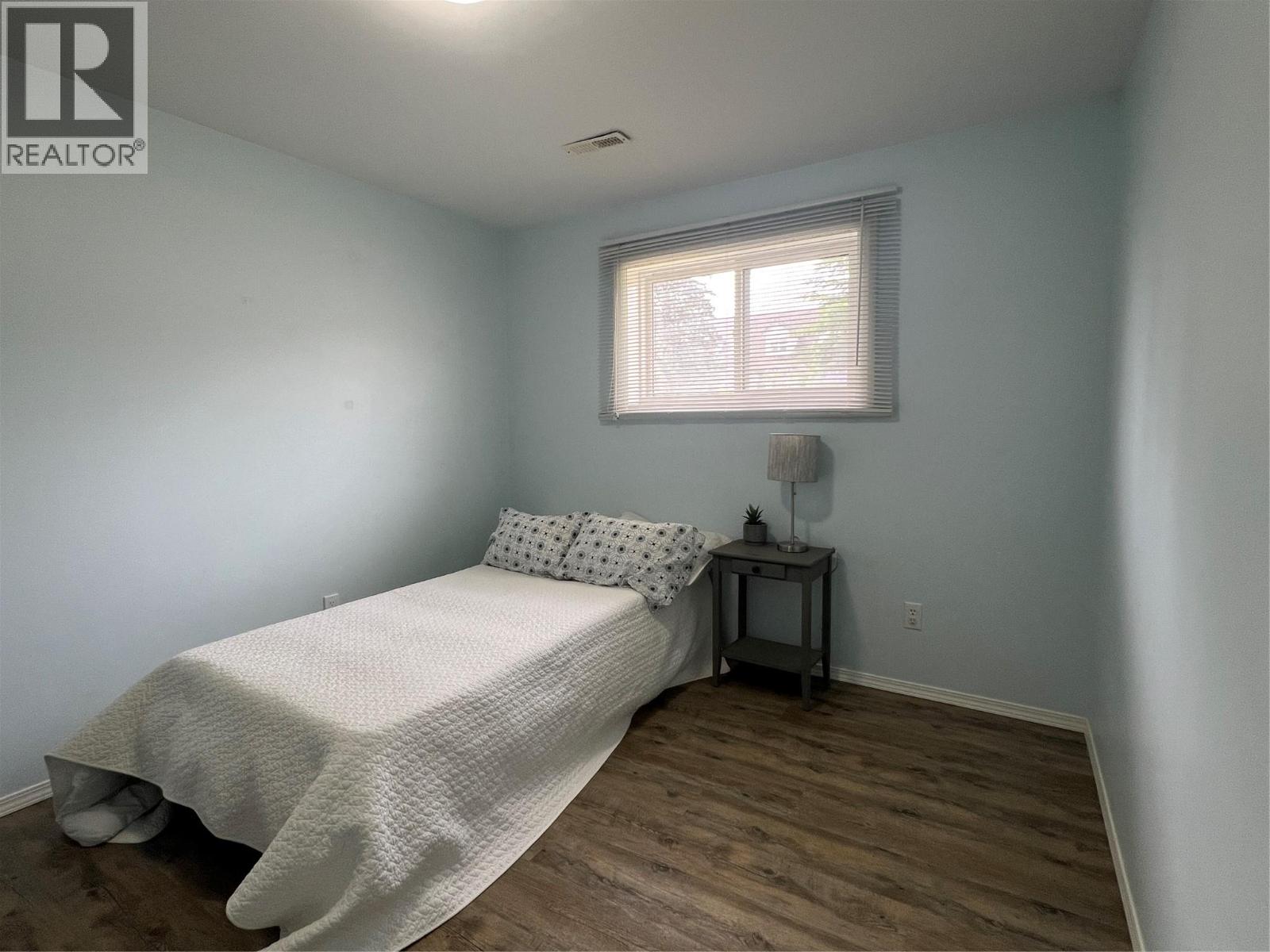10208 18 Street - Image 26