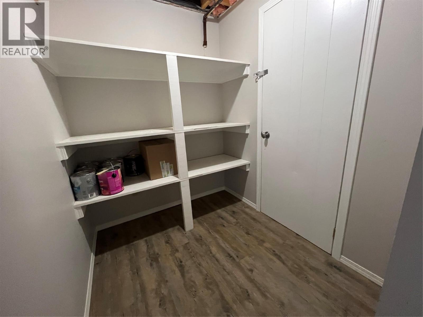 10208 18 Street - Image 29