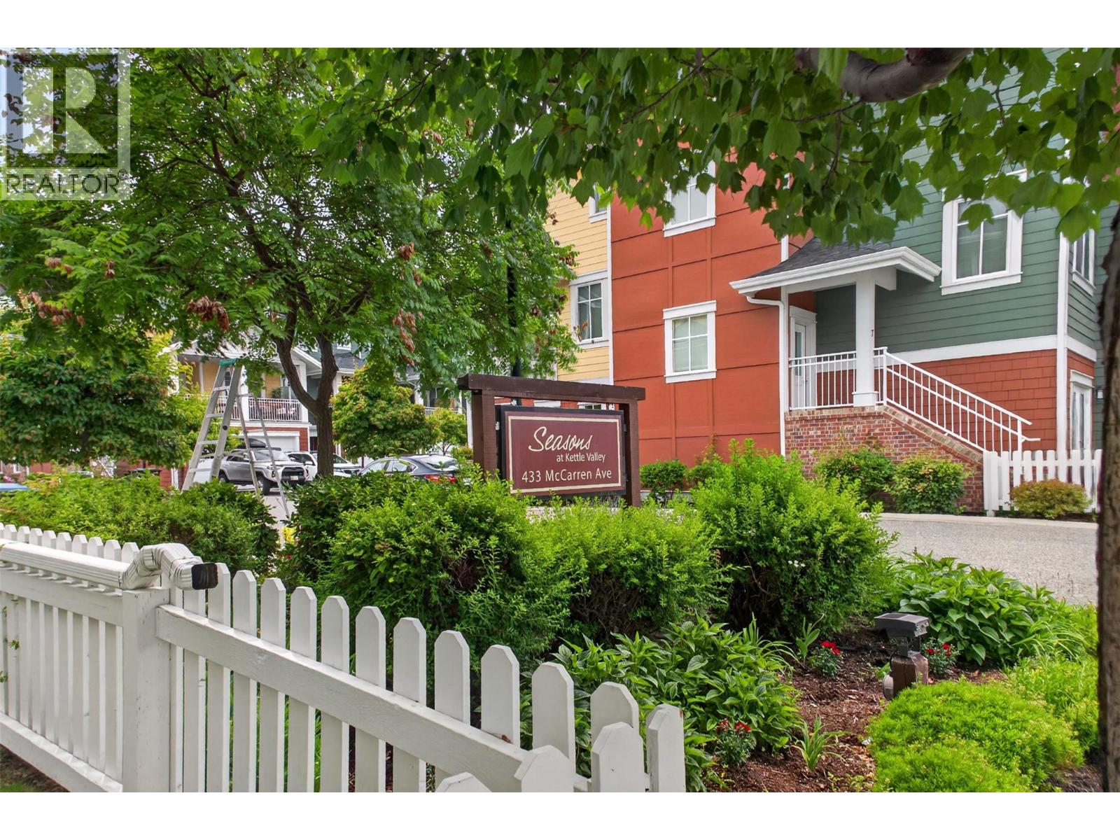 #9 433 McCarren Avenue - Image 23