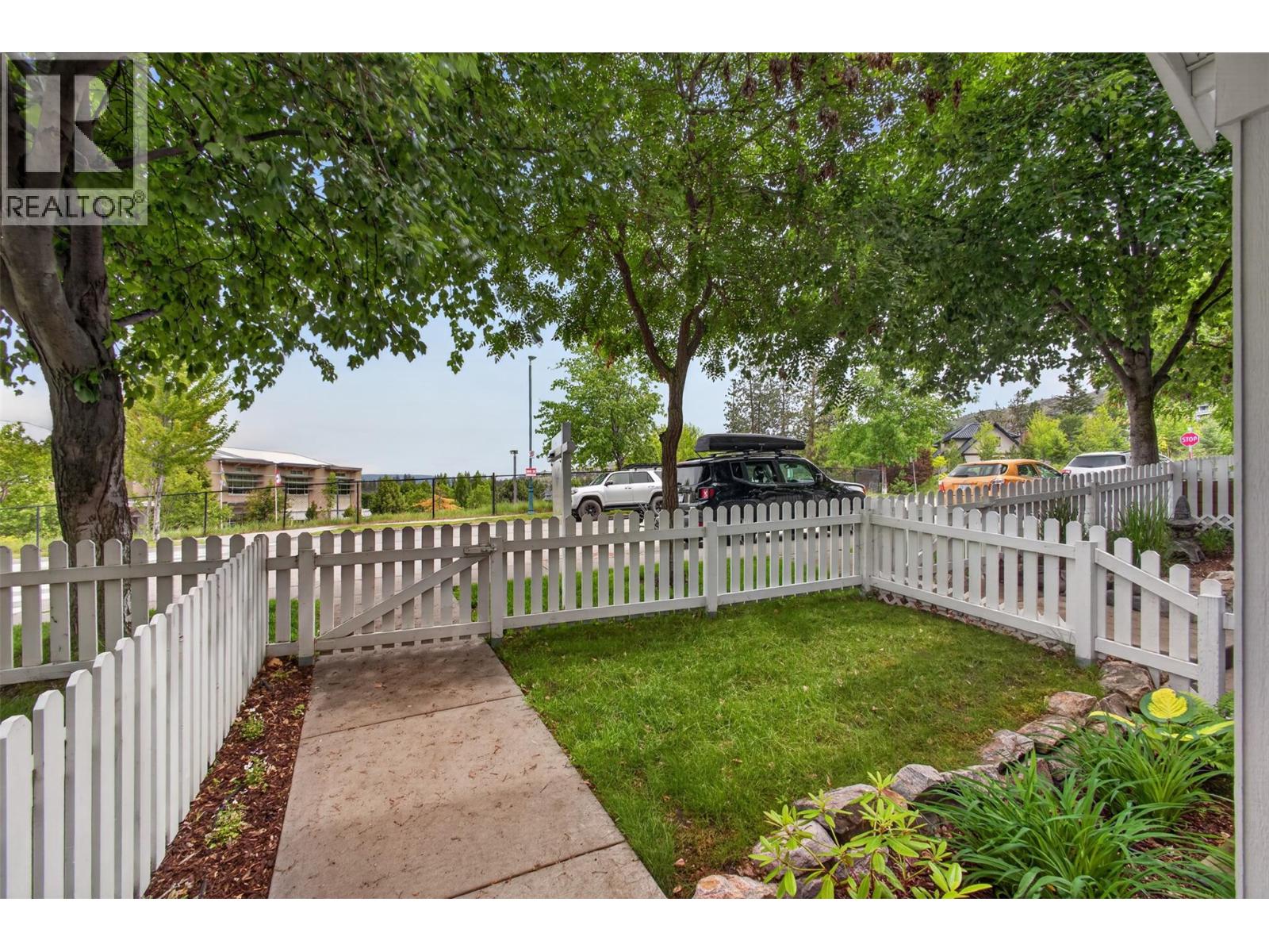 #9 433 McCarren Avenue - 20
