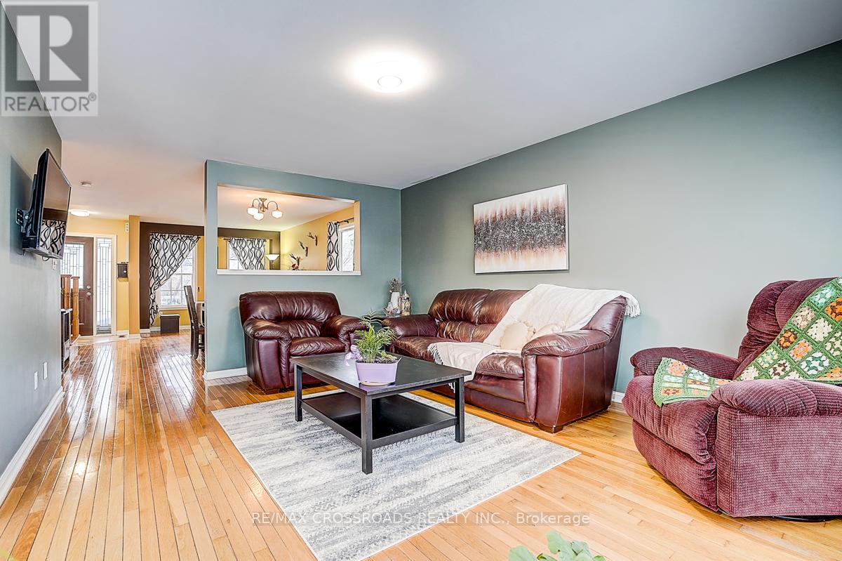 597 CAVERHILL CRESCENT - 13