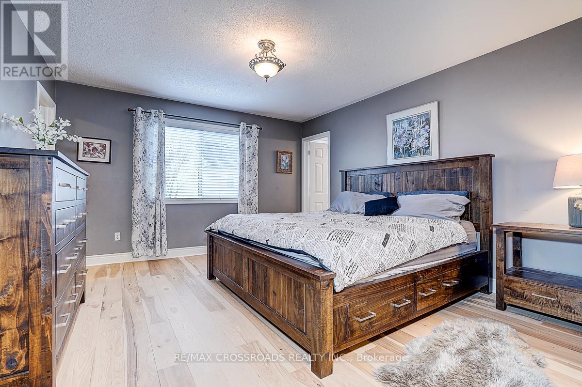 597 CAVERHILL CRESCENT - 24